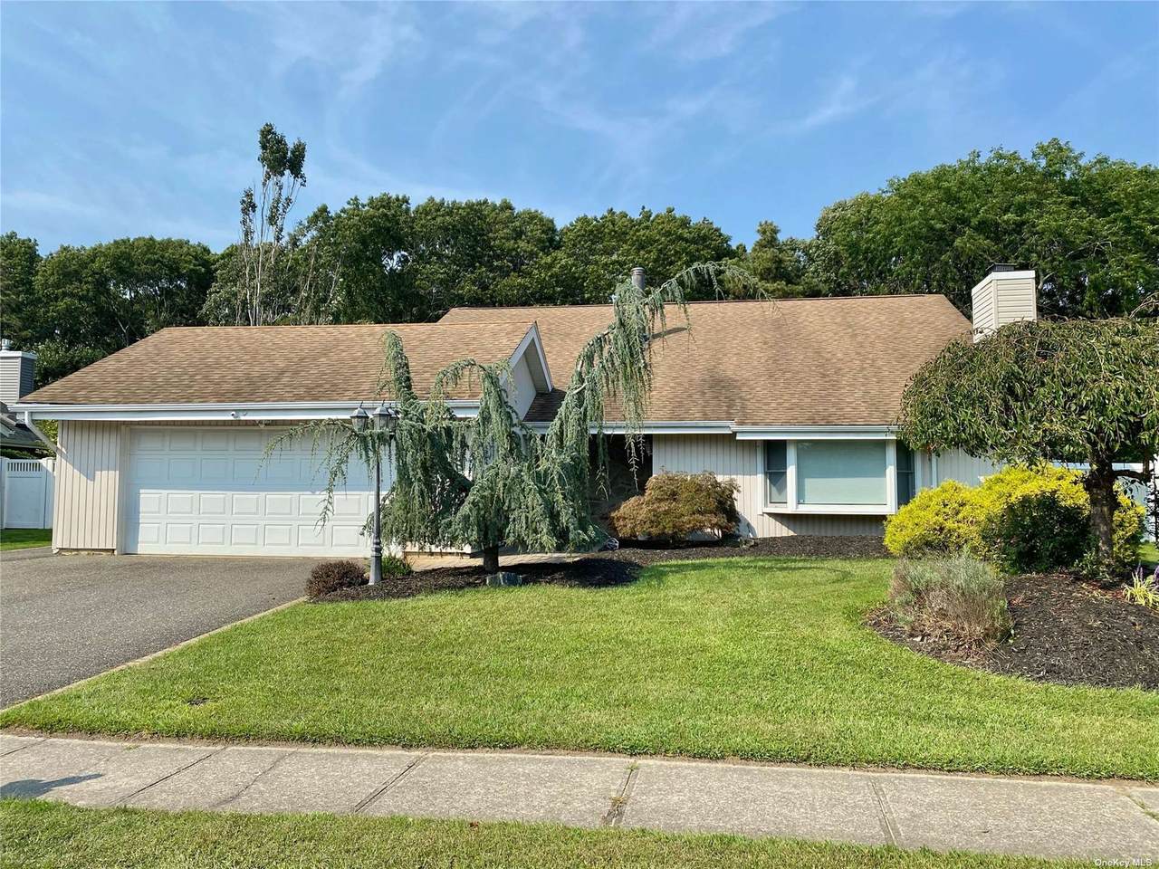 51 Joanne Drive - Photo 1