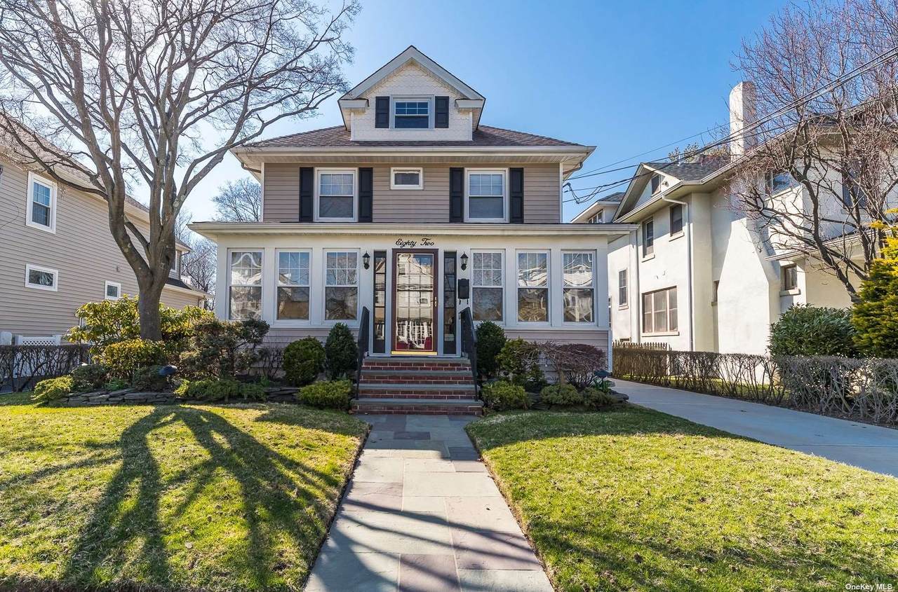 82 Liberty Ave - Photo 1