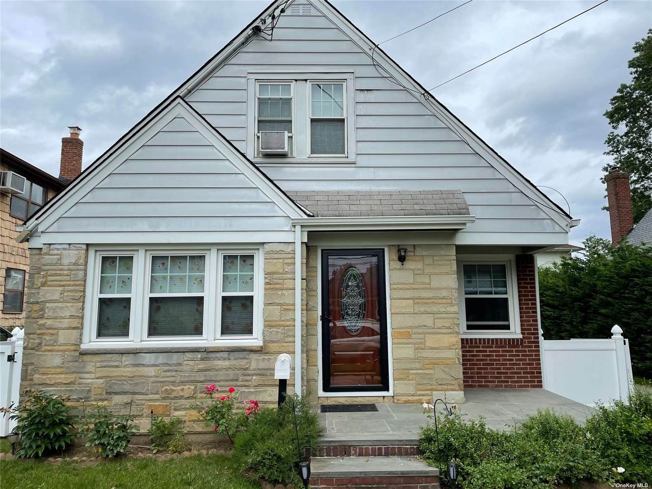 35 Irving Avenue - Photo 1