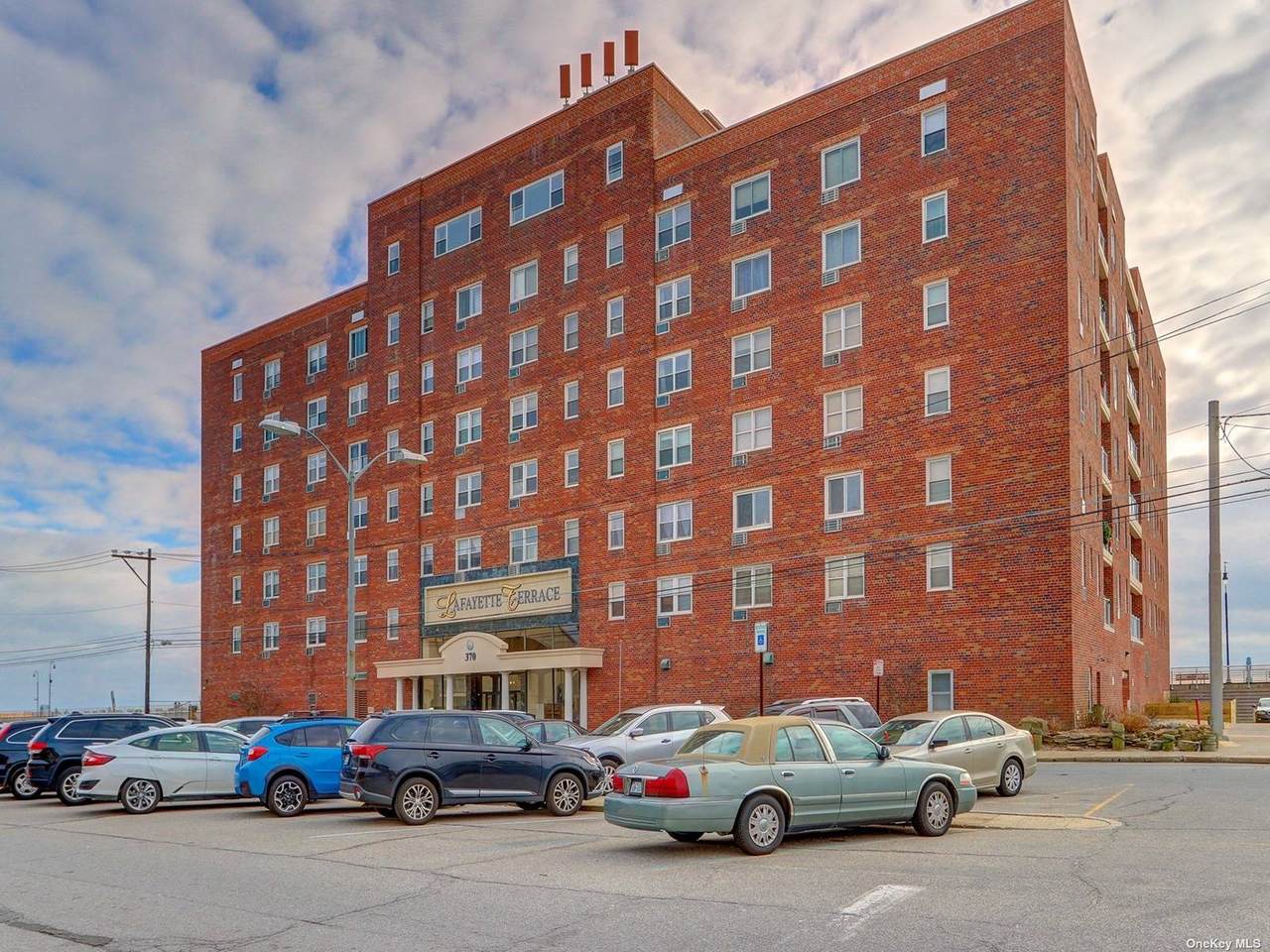 370 Broadway - Photo 1