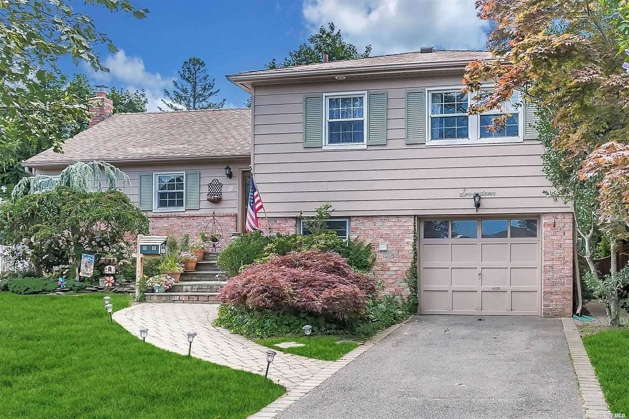 17 Herbert Avenue - Photo 1