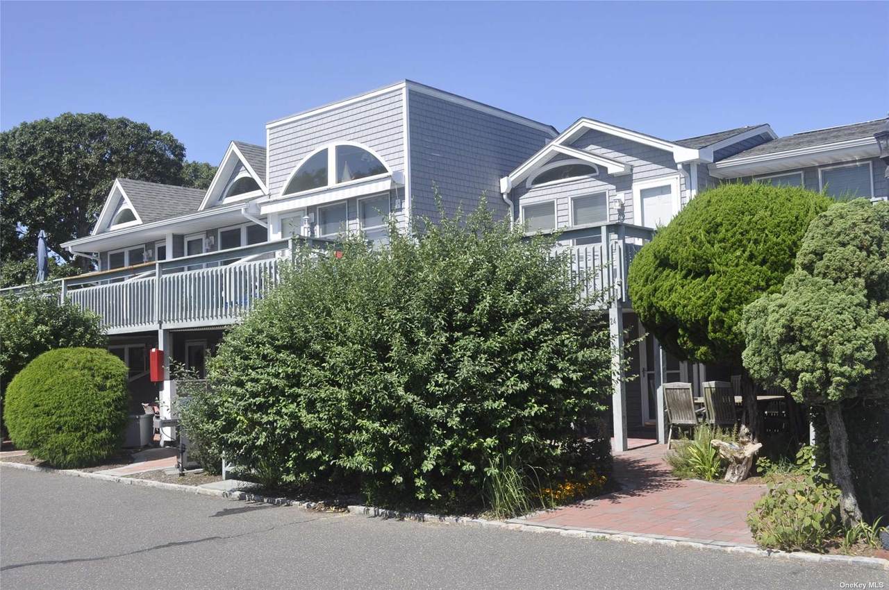 402 West Lake Drive - Photo 1