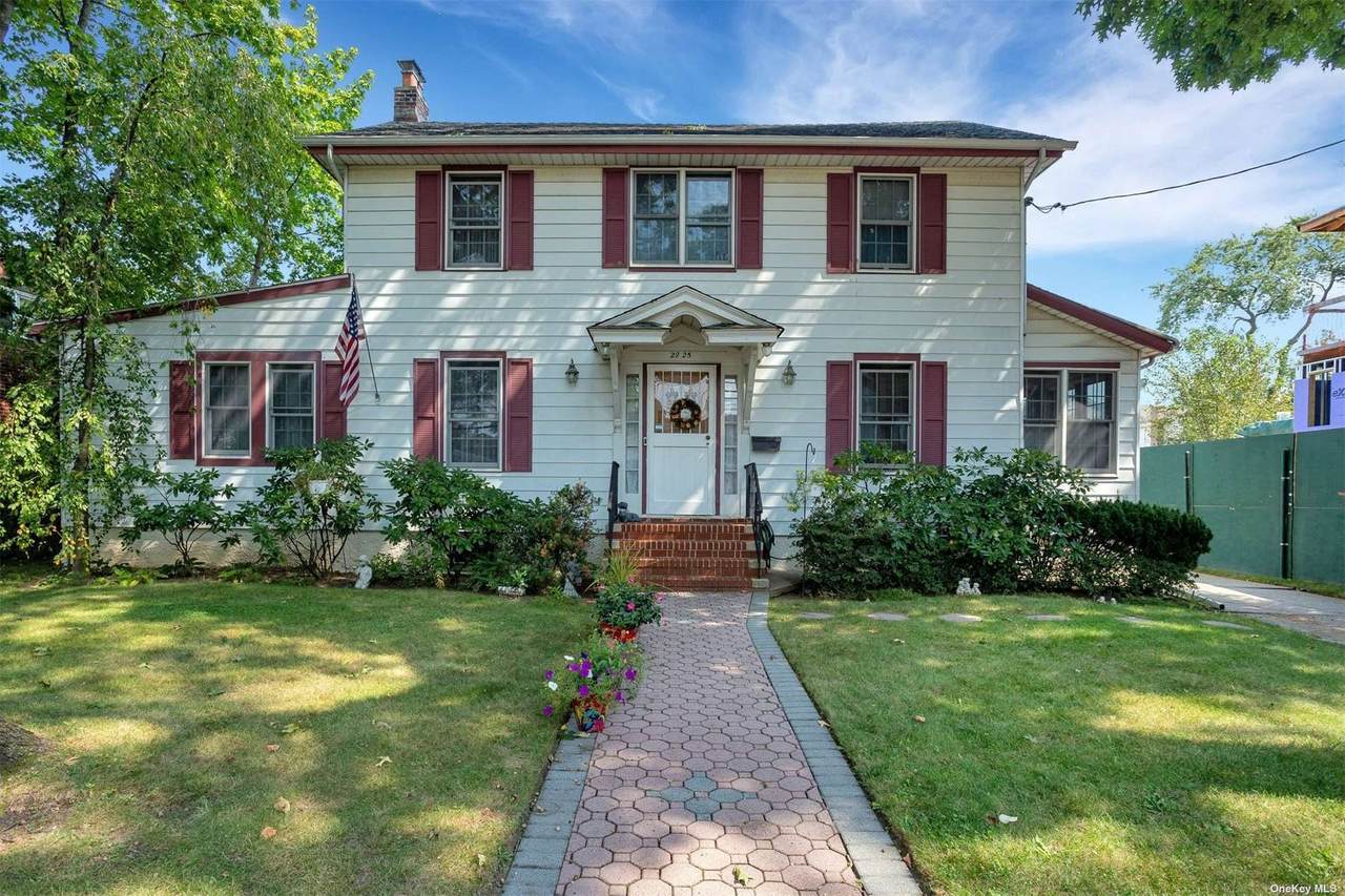 28-25 215 Place - Photo 1