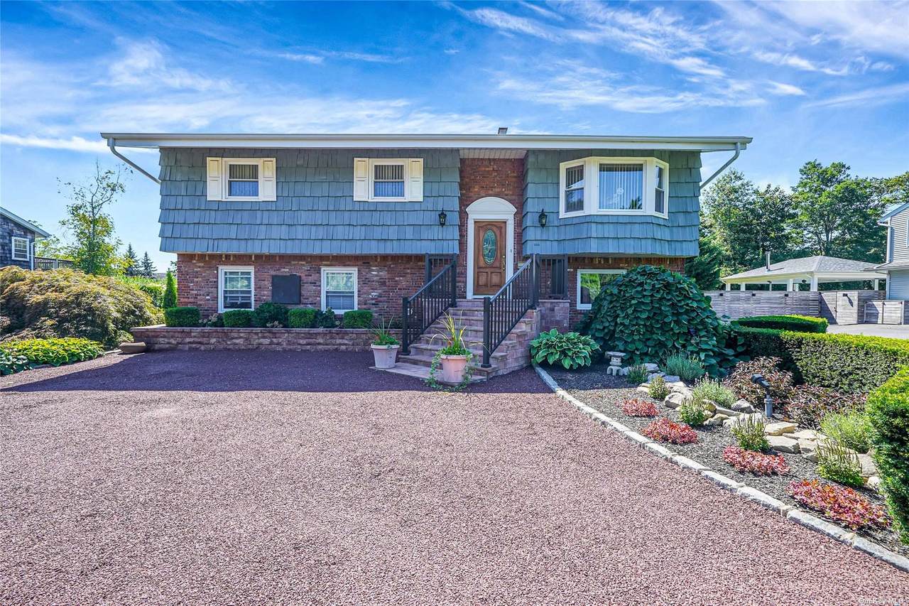 300 Oak Neck Lane - Photo 1
