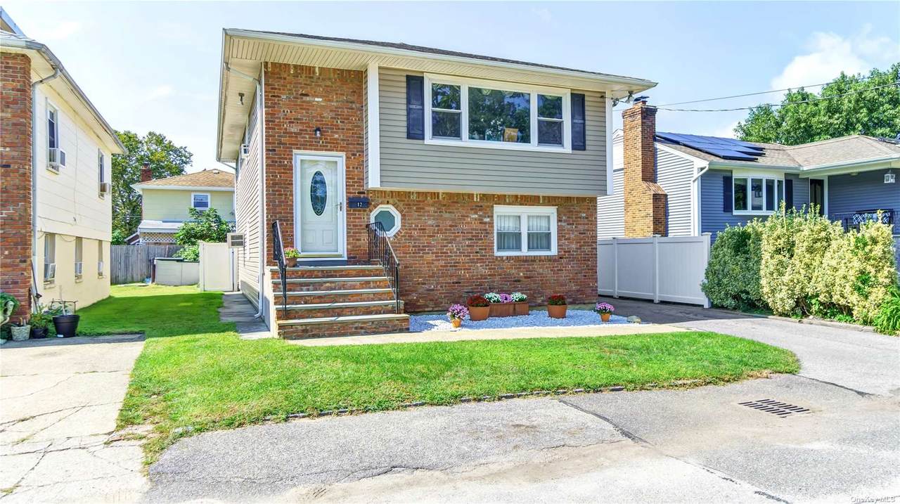 12 August Avenue - Photo 1
