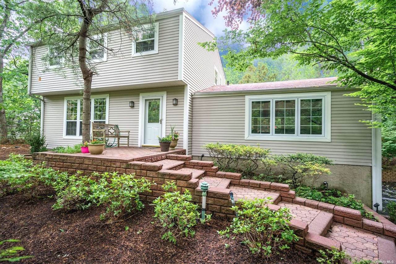 131 Oakwood Road - Photo 1