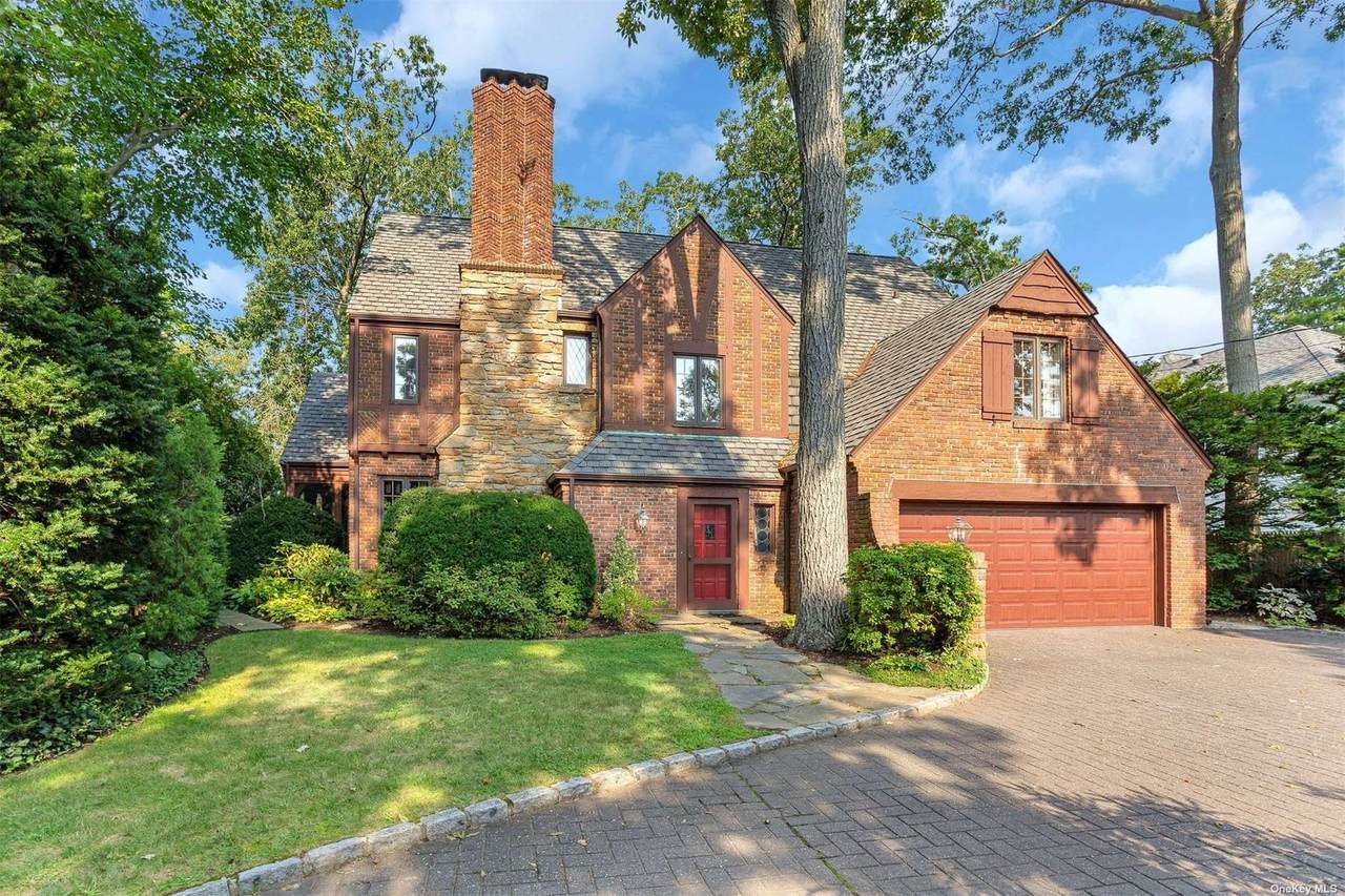 21 Heckscher Drive - Photo 1