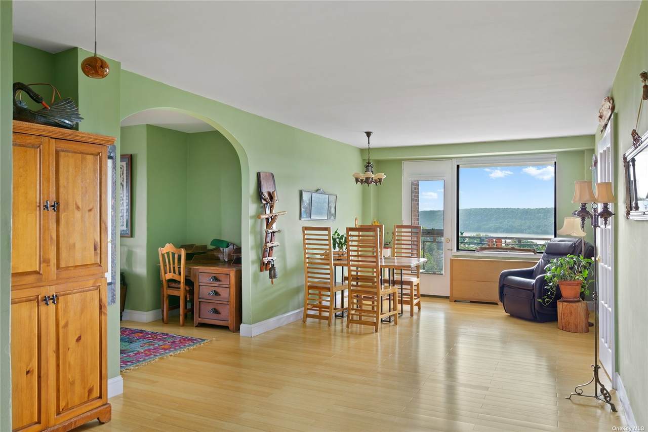 4705 Henry Hudson Parkway - Photo 1