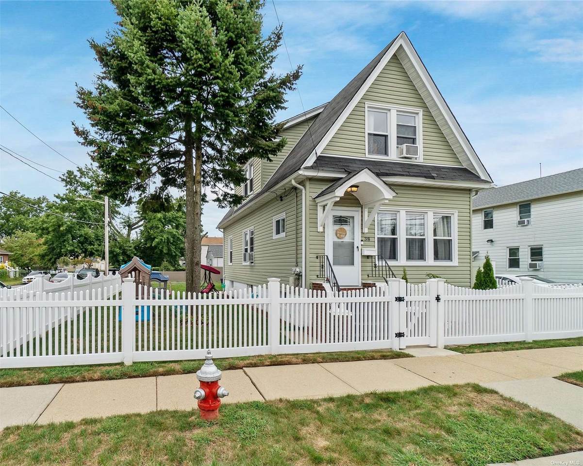 38 Lehrer Avenue - Photo 1