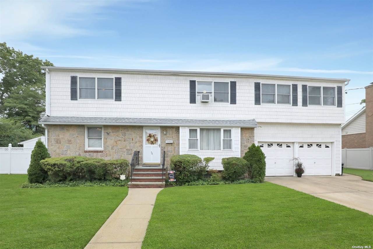 72 Charles Avenue - Photo 1