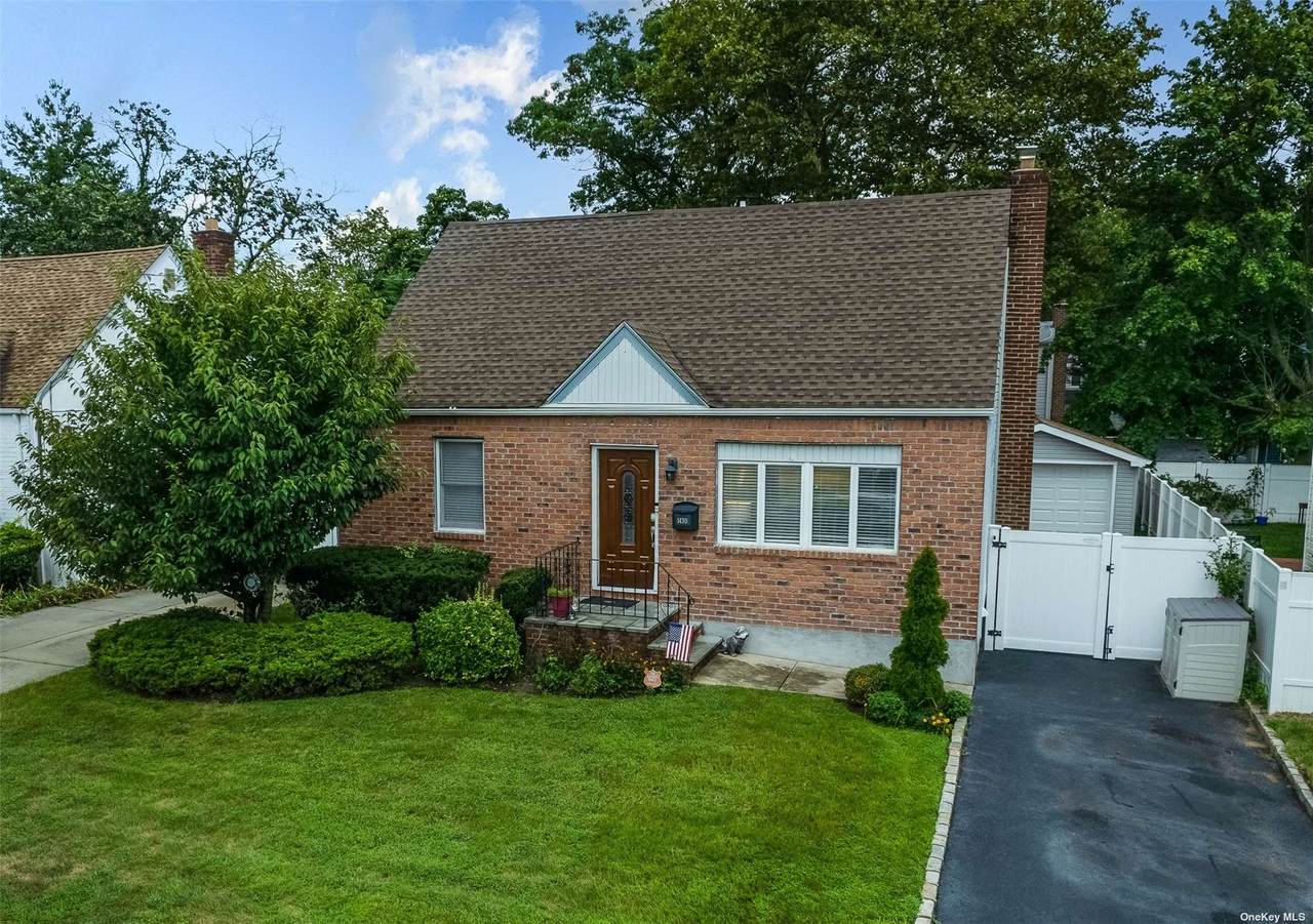 1430 Noel Avenue - Photo 1