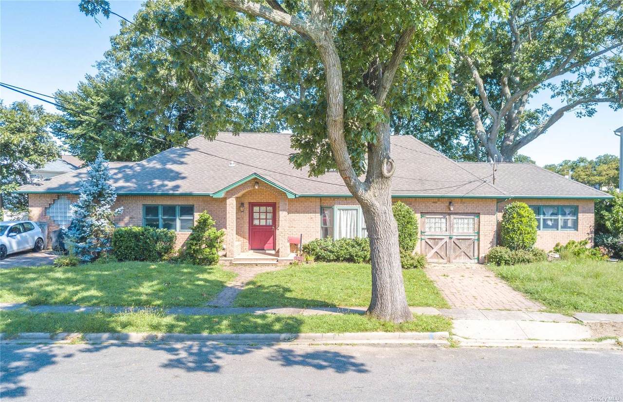 327 Dennis Street - Photo 1