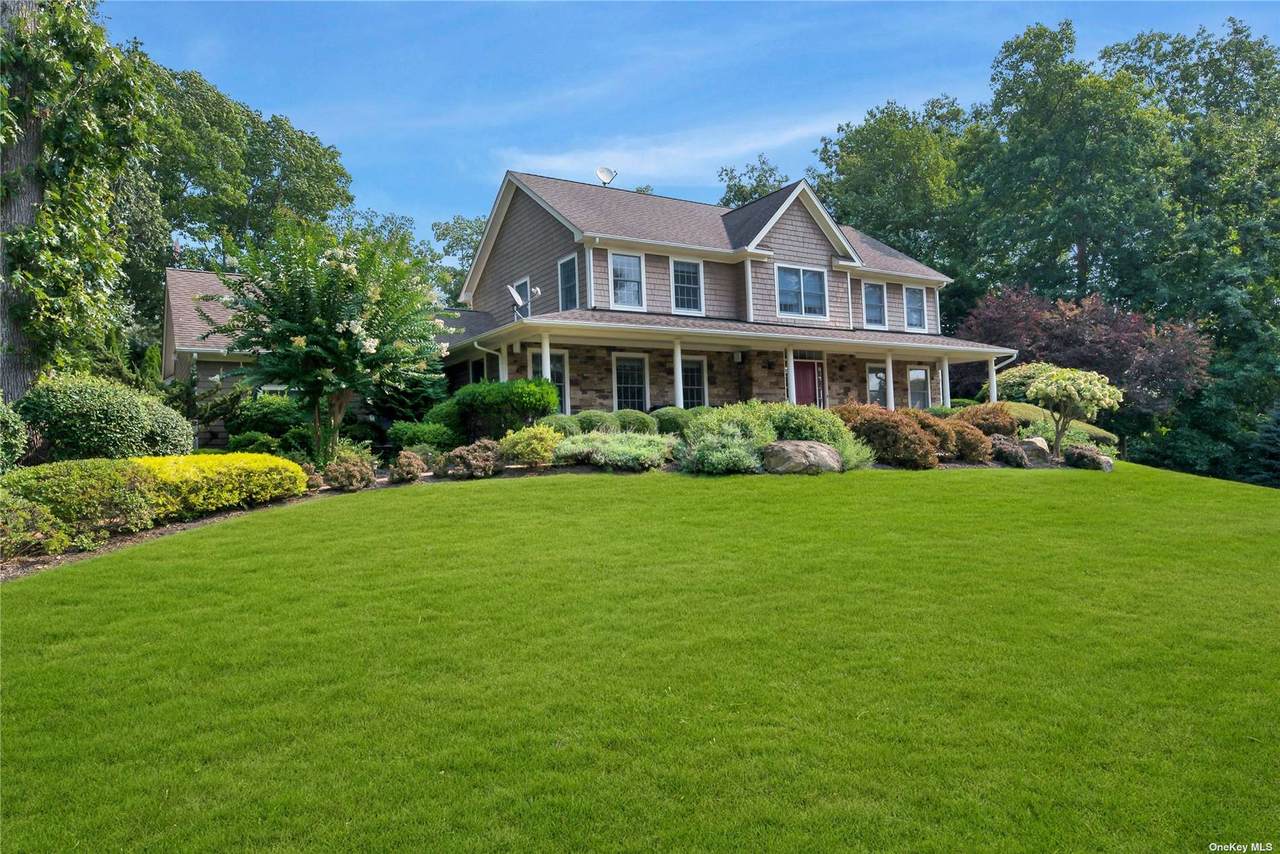 1460 Hillcrest Drive - Photo 1