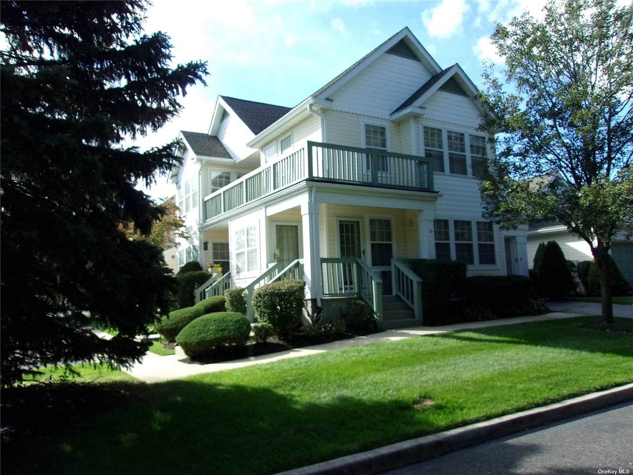 9 Commodore Circle - Photo 1