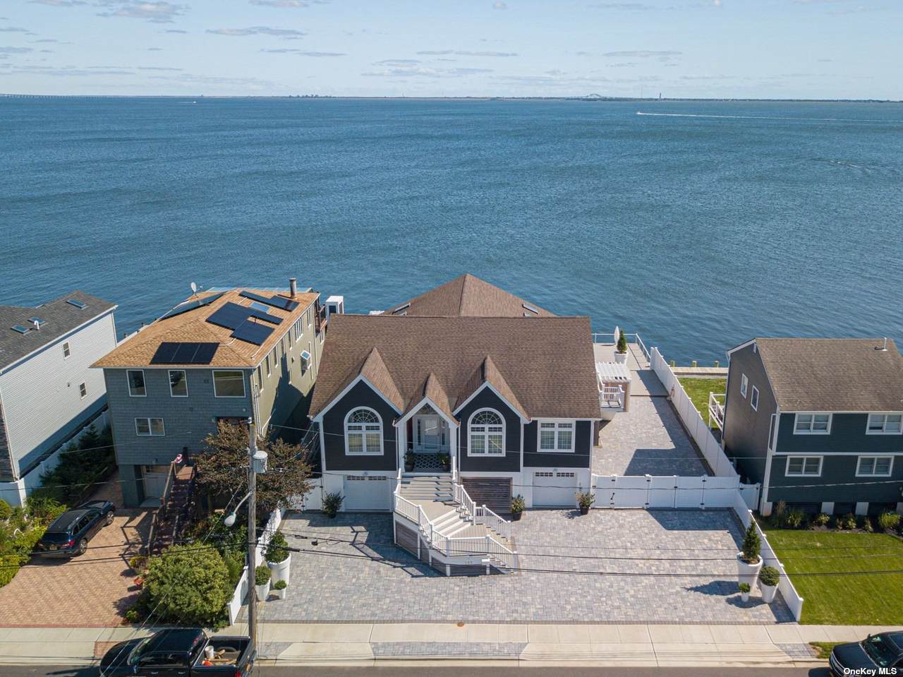 105 Shore Drive - Photo 1