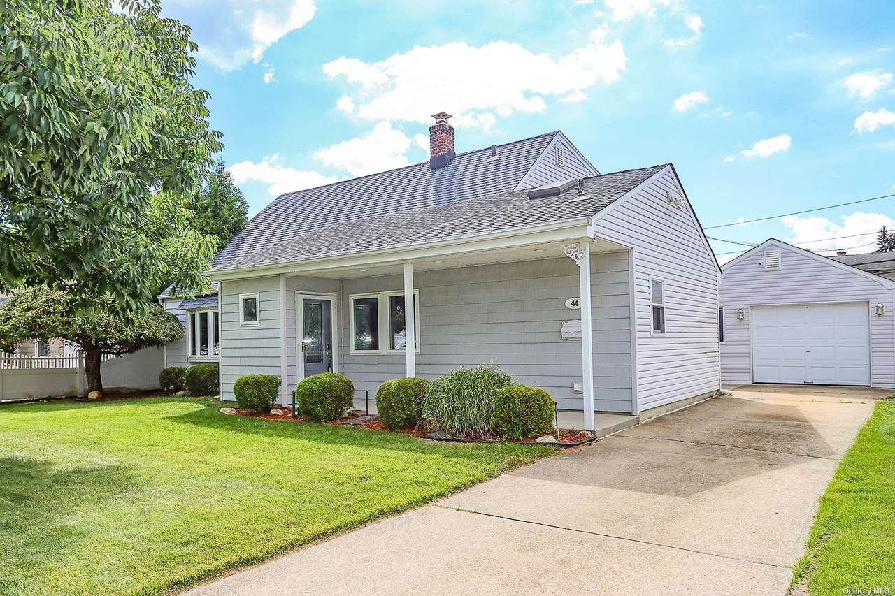44 Club Lane - Photo 1