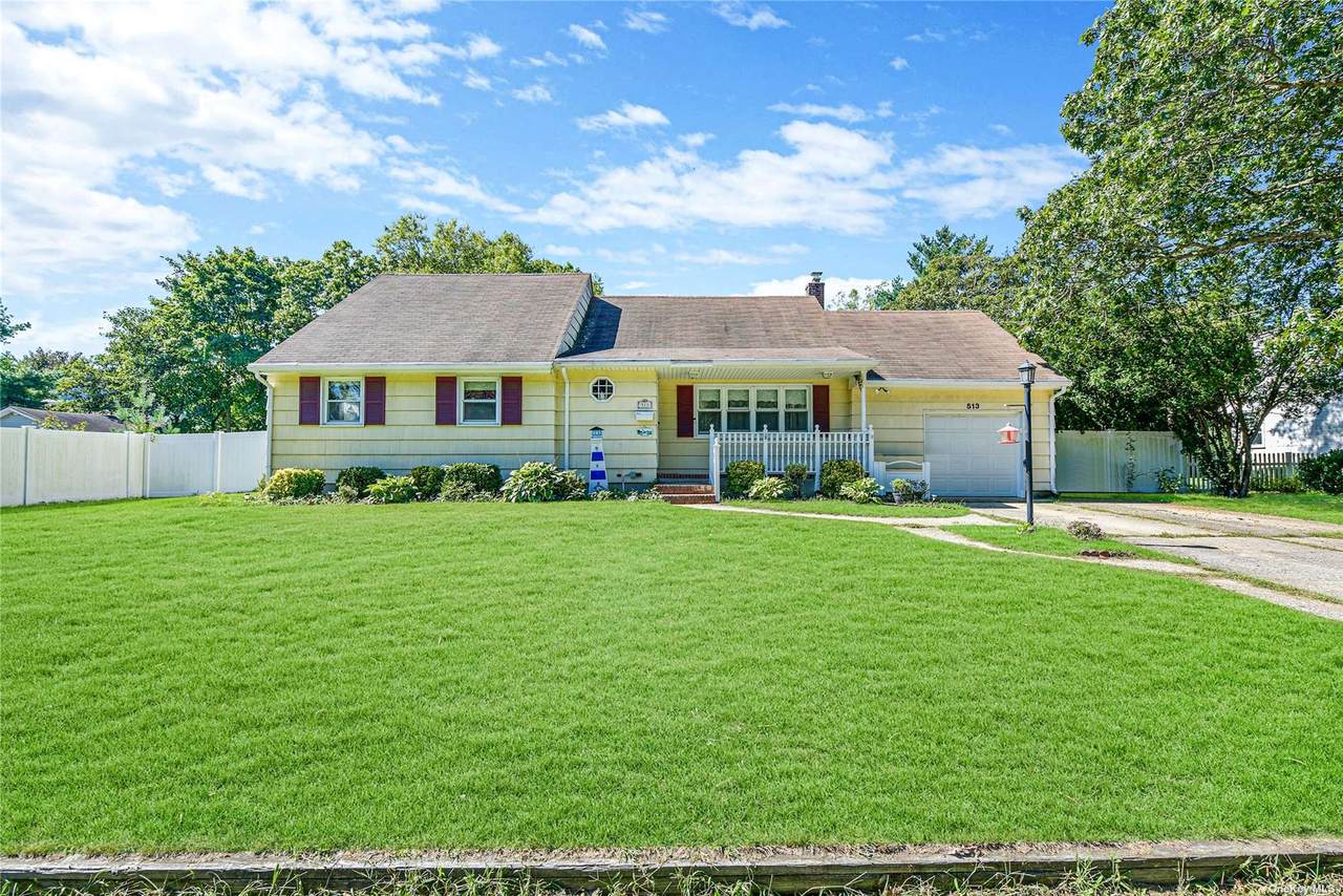 513 Lincoln Avenue - Photo 1