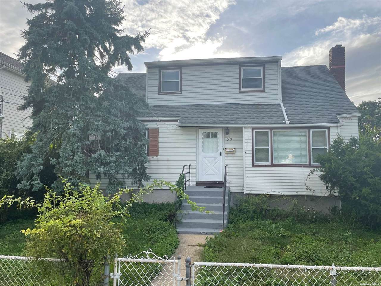 90 Sportsmans Avenue - Photo 1