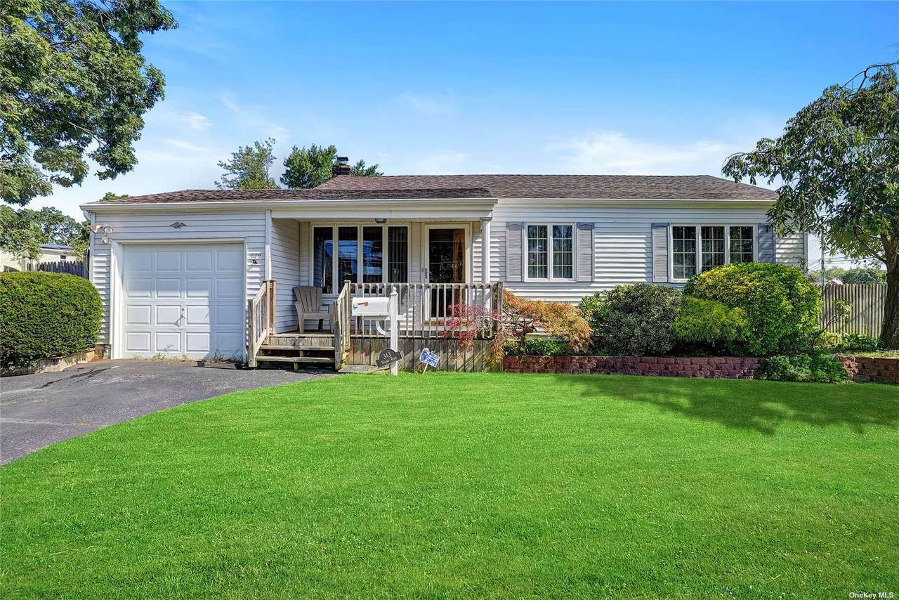343 Woods Road - Photo 1