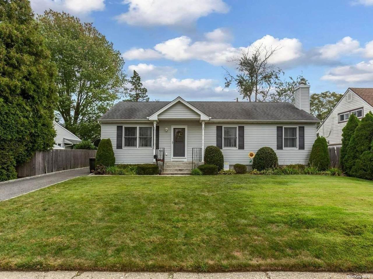 51 Middle Lane - Photo 1