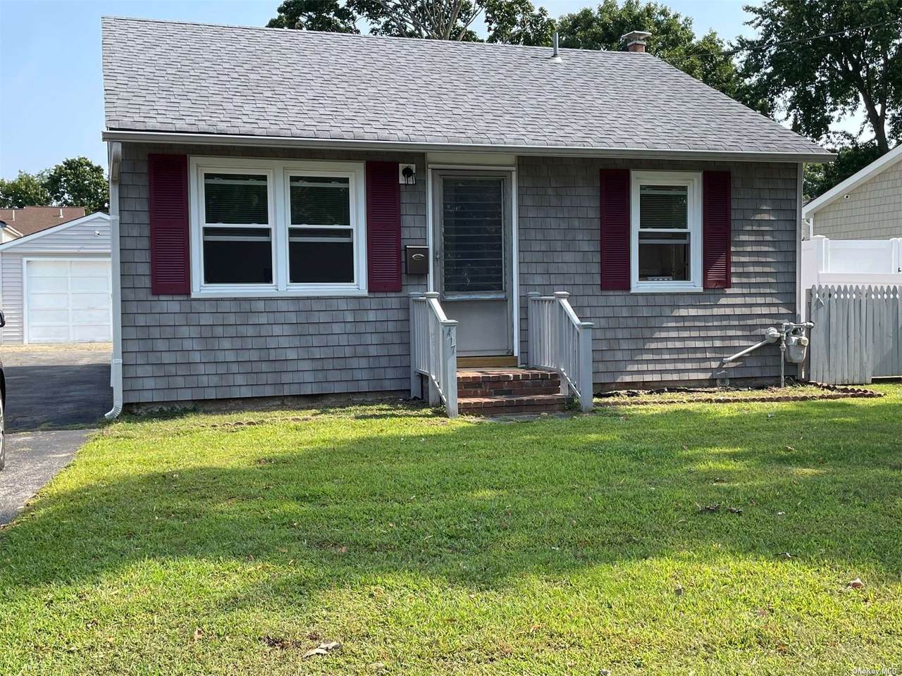 417 Arnold Avenue - Photo 1