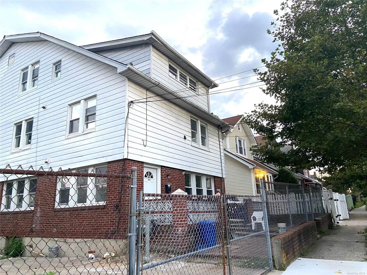 149-44 Hollywood Avenue - Photo 1