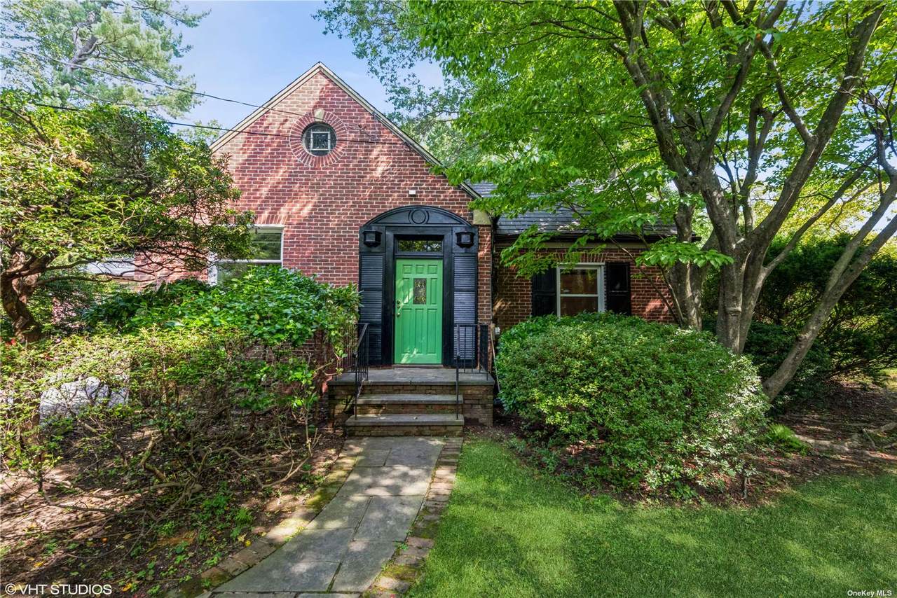 111 Walnut Road - Photo 1