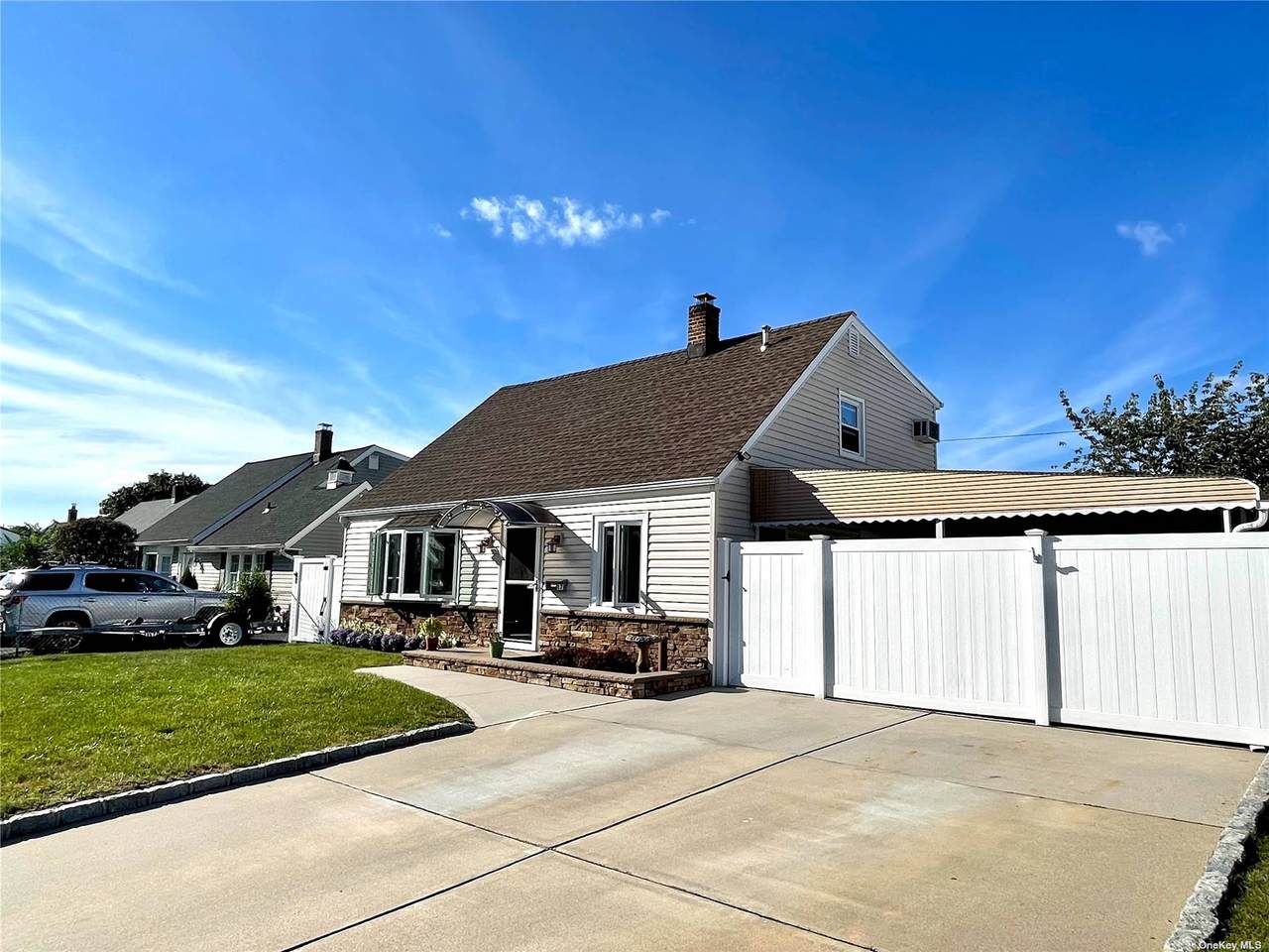 17 Pebble Ln - Photo 1