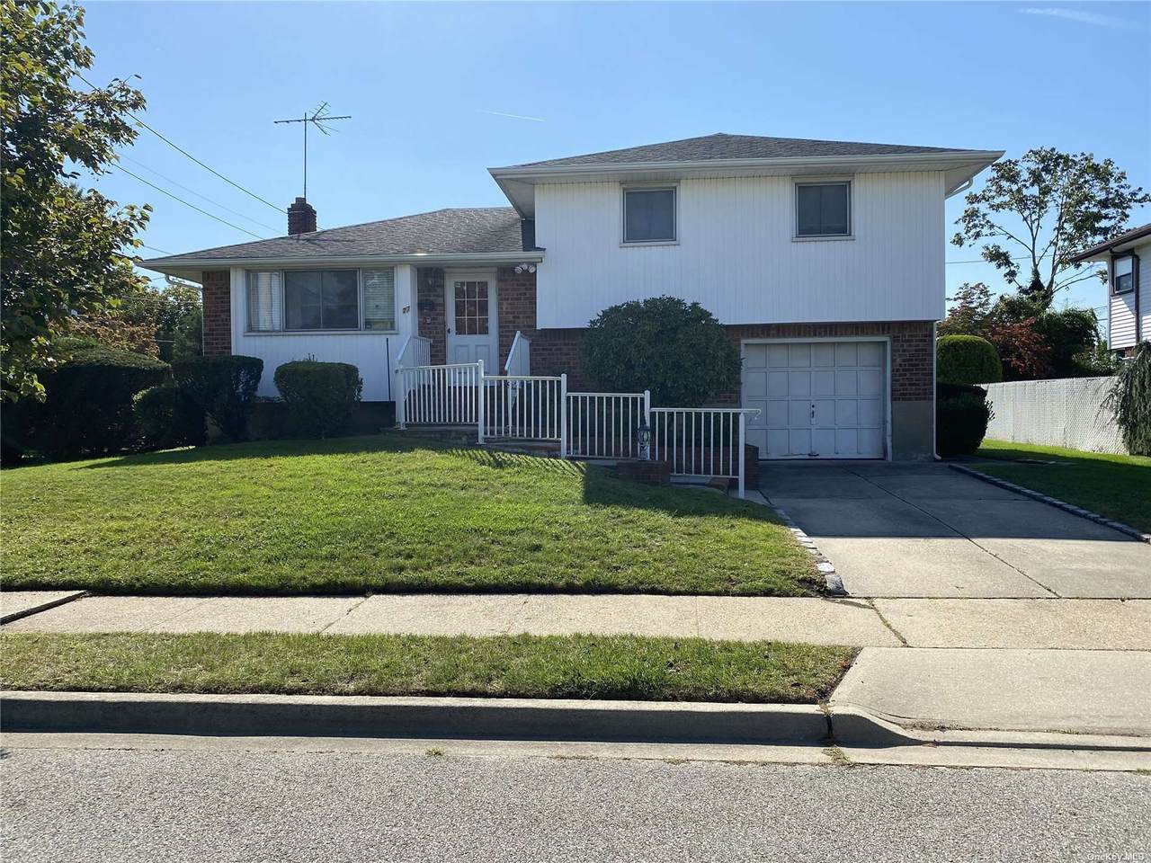 77 Plymouth Road - Photo 1