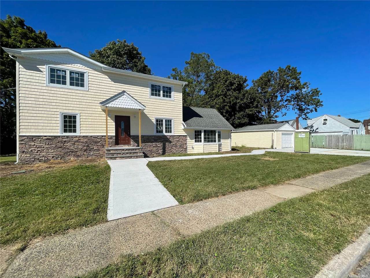596 Midvale Avenue - Photo 1