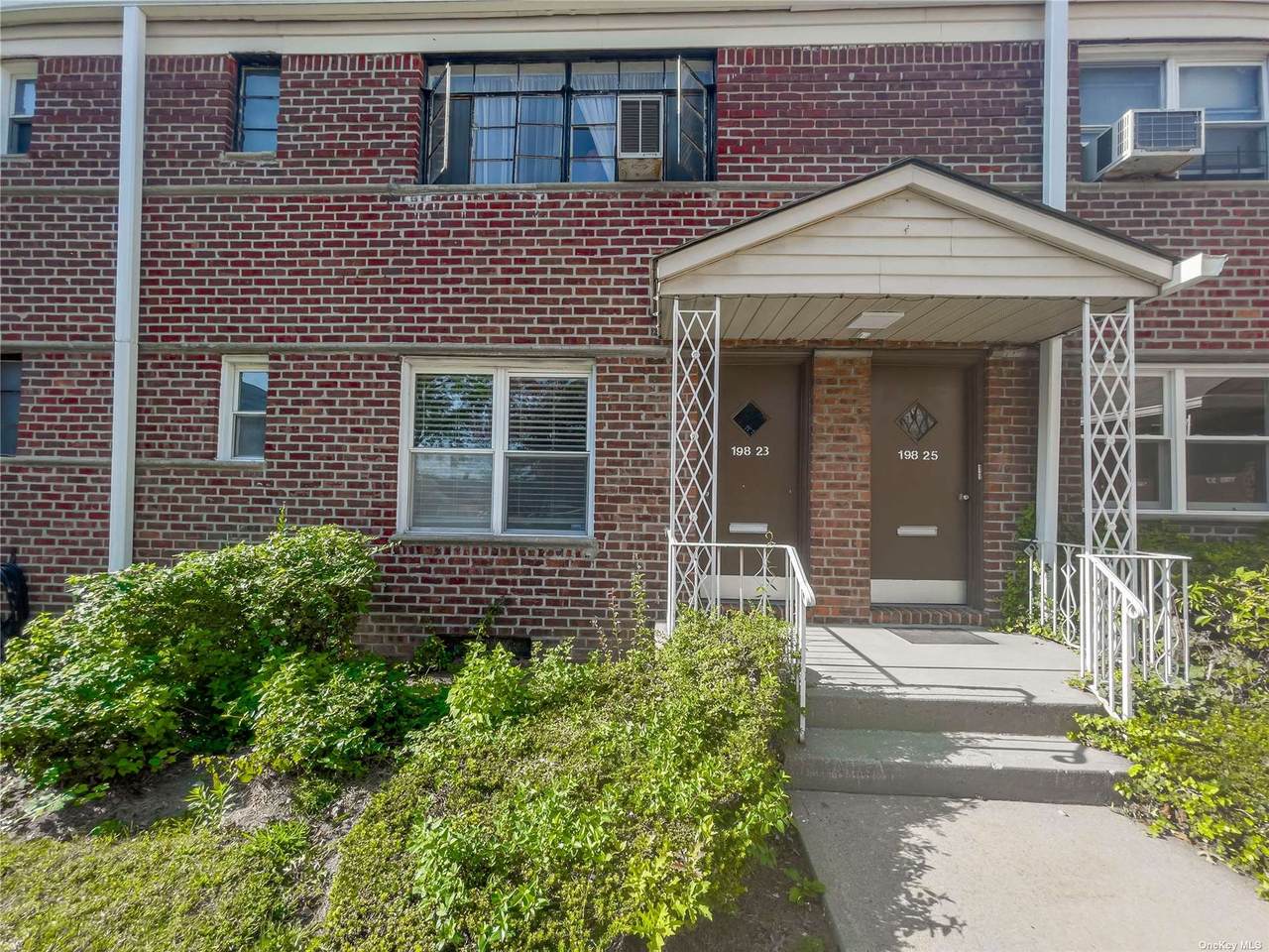 198-23 Dunton Avenue - Photo 1