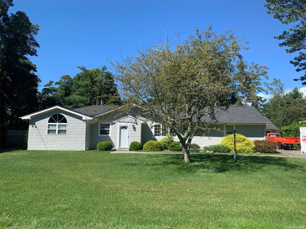 6 Andrews Lane - Photo 1