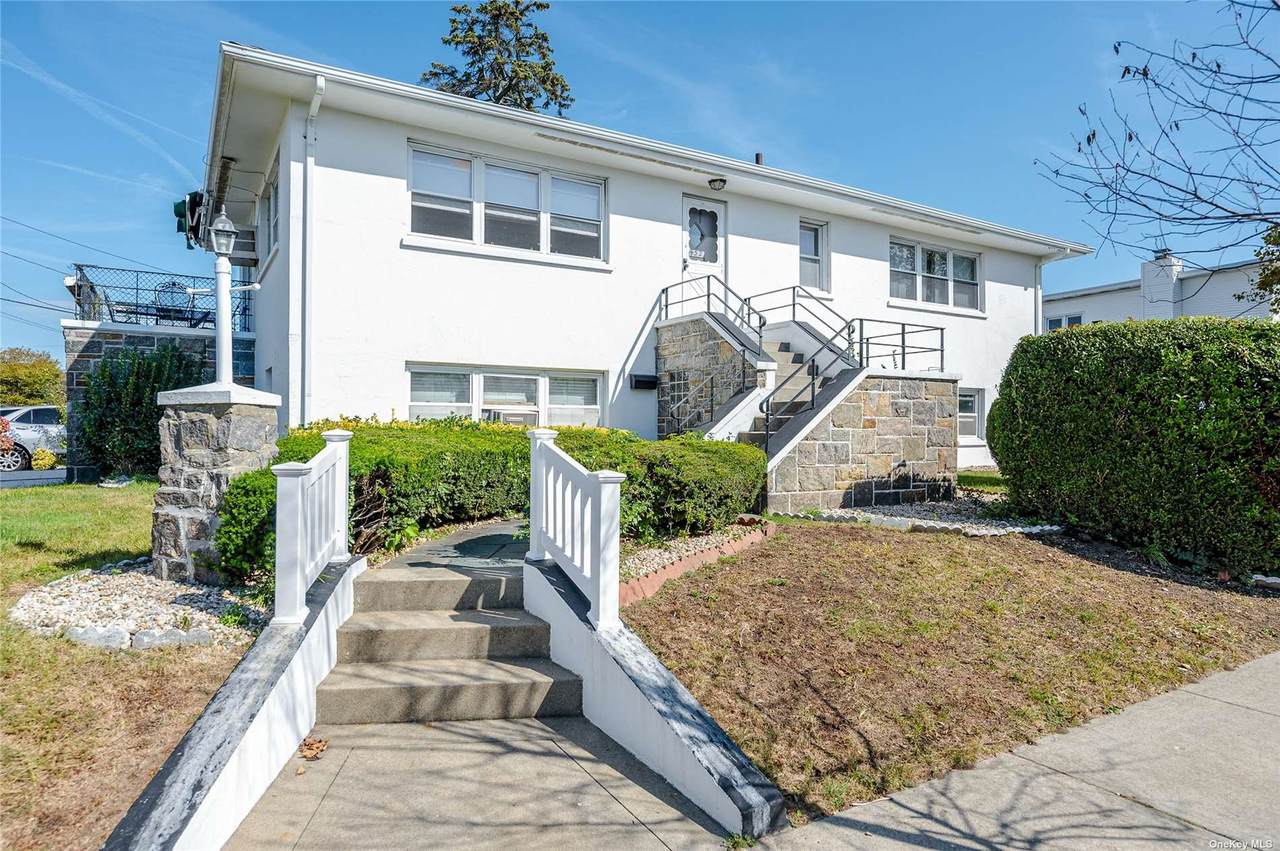 452 Lincoln Boulevard - Photo 1