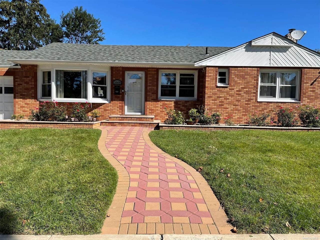 1668 Pershing Street - Photo 1