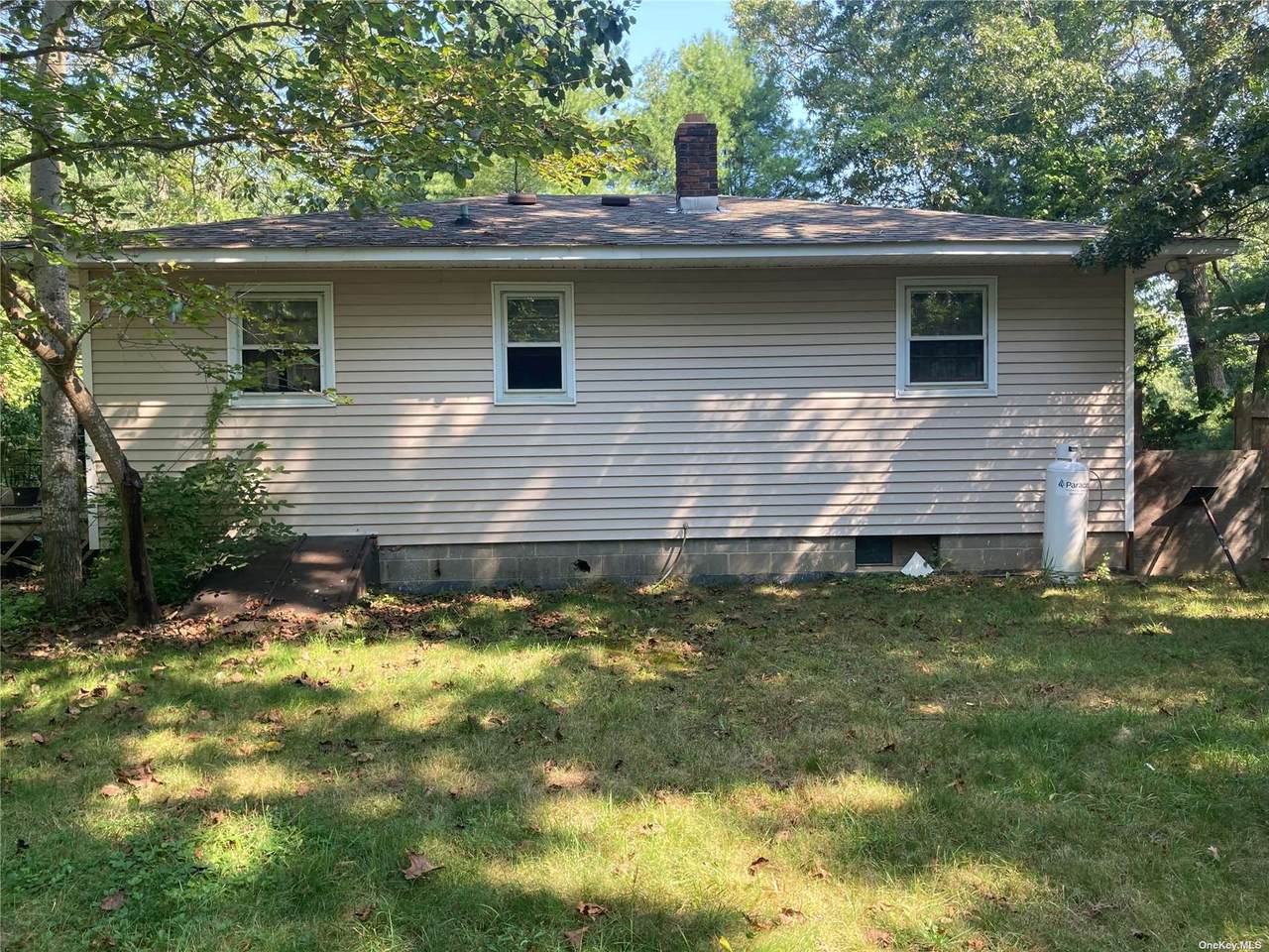 189 Old Country Road - Photo 1