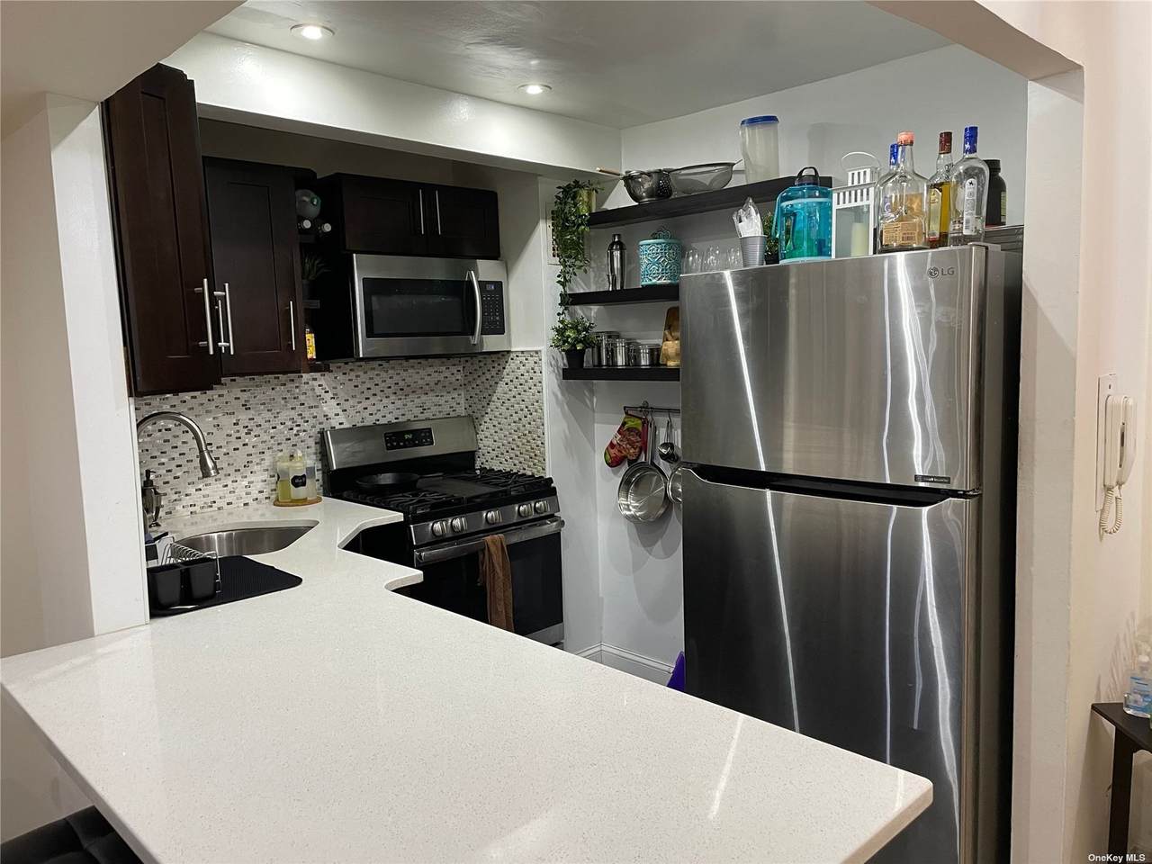 83-30 Vietor Avenue - Photo 1