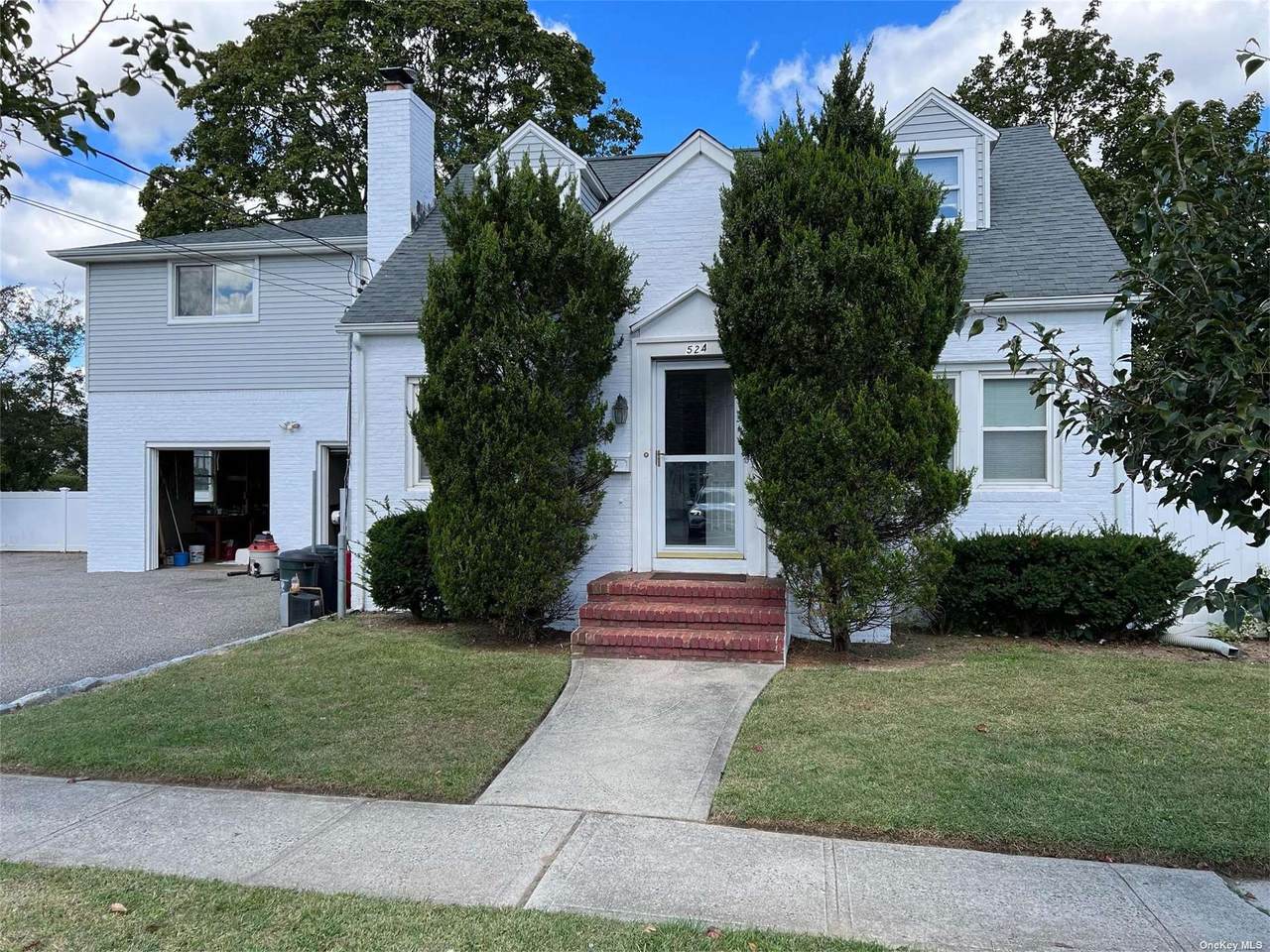 524 Jerusalem Avenue - Photo 1