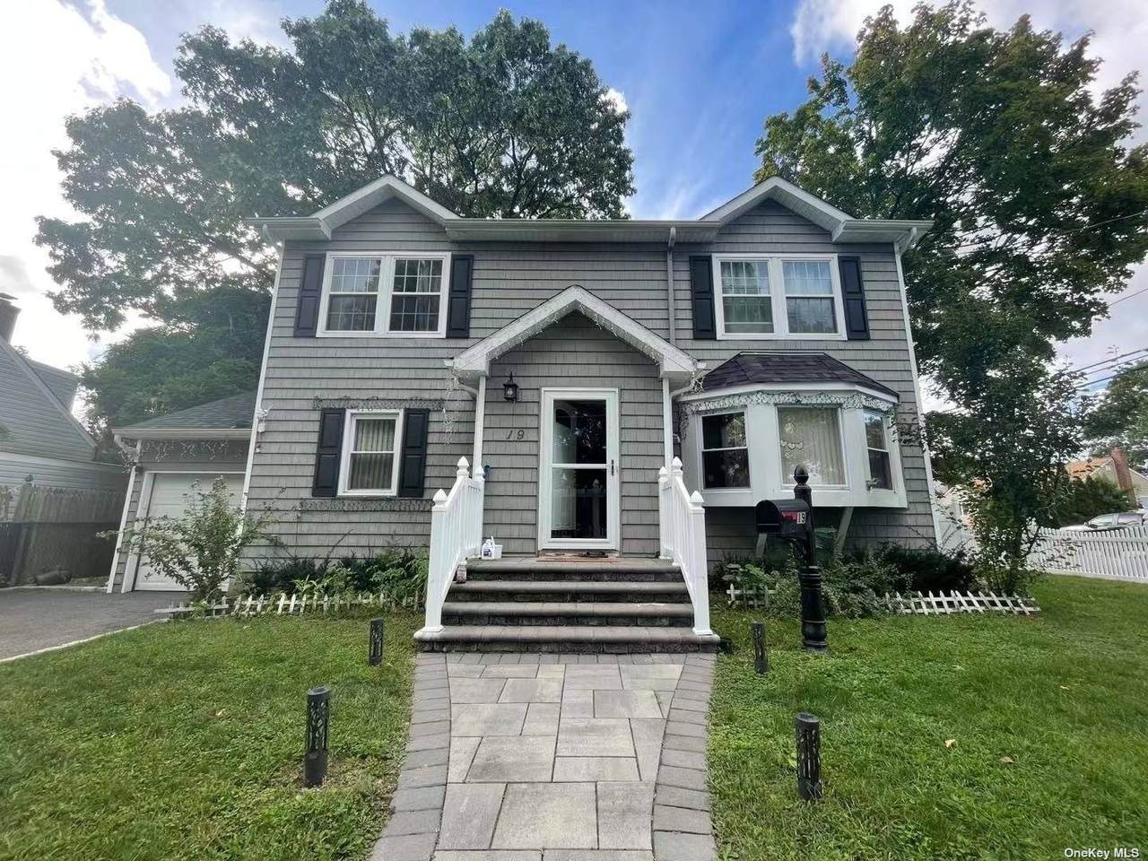 19 Lowell Street - Photo 1