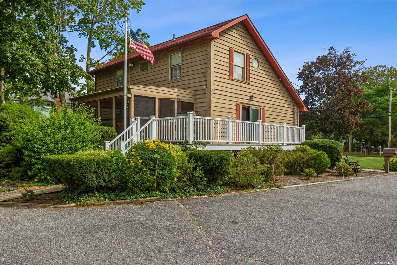 772 Peconic Bay Boulevard - Photo 1