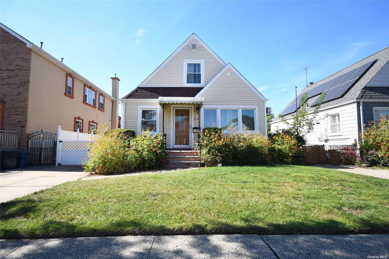 81-28 267th Street - Photo 1