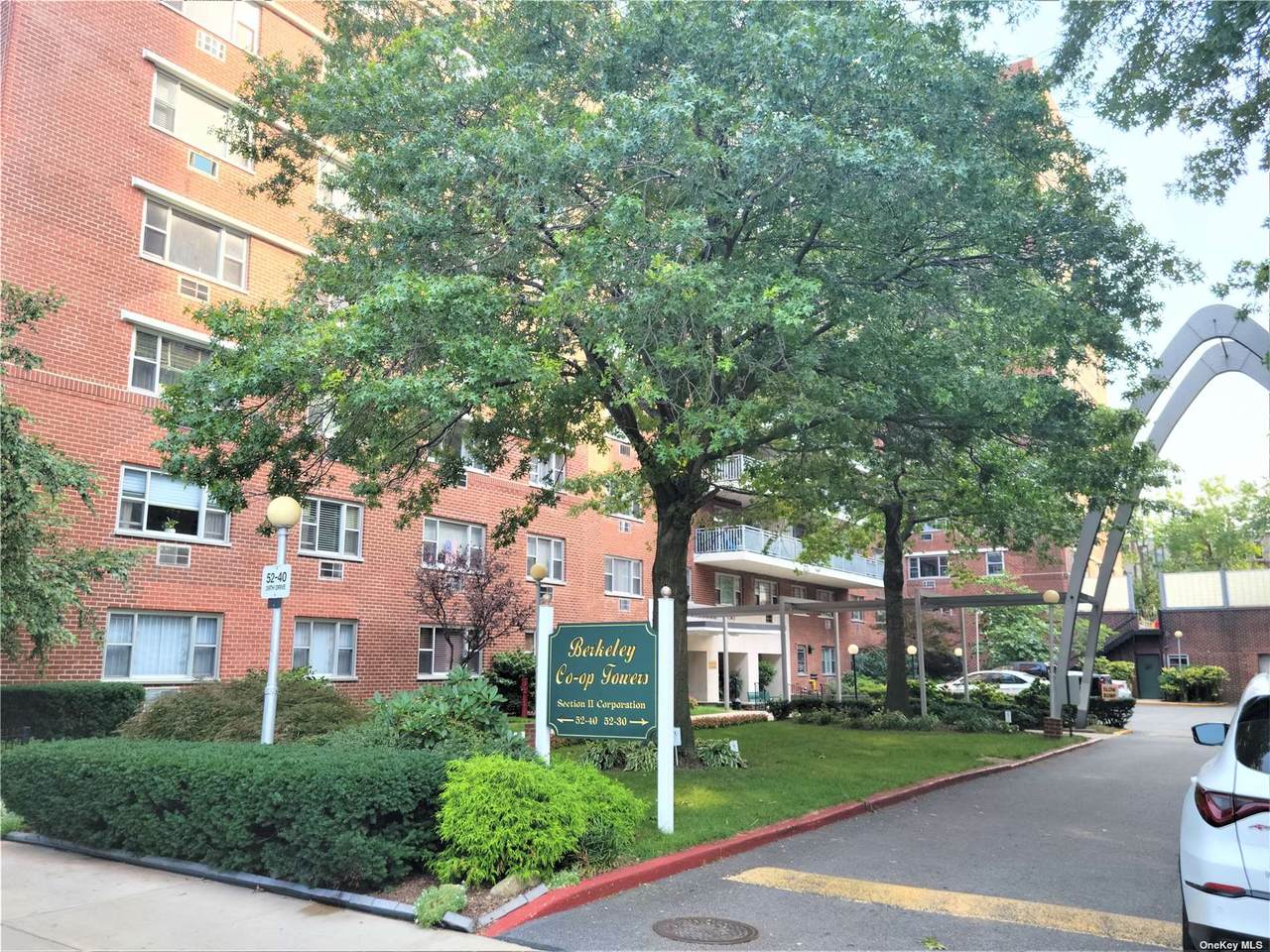 52-40 39 Drive - Photo 1