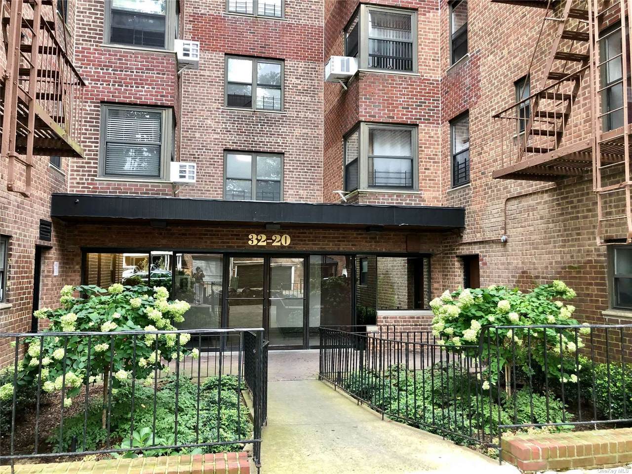 32-20 92 Street - Photo 1
