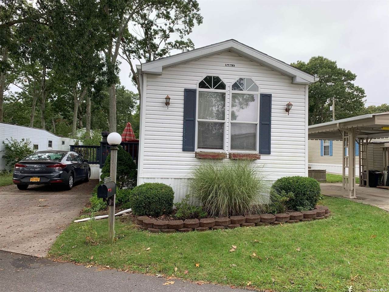 1661-203 Old Country Road - Photo 1