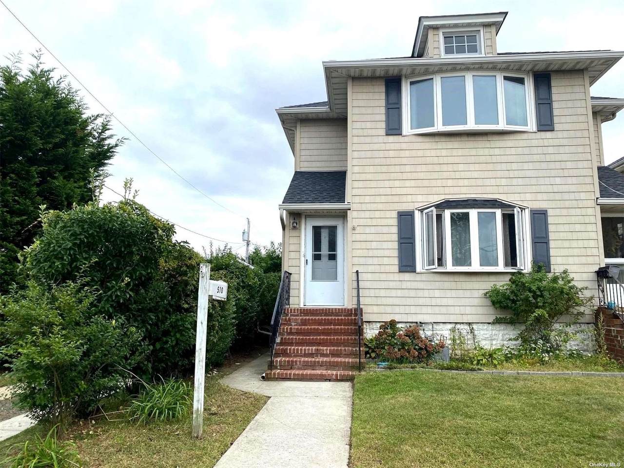 510 Lindell Boulevard - Photo 1