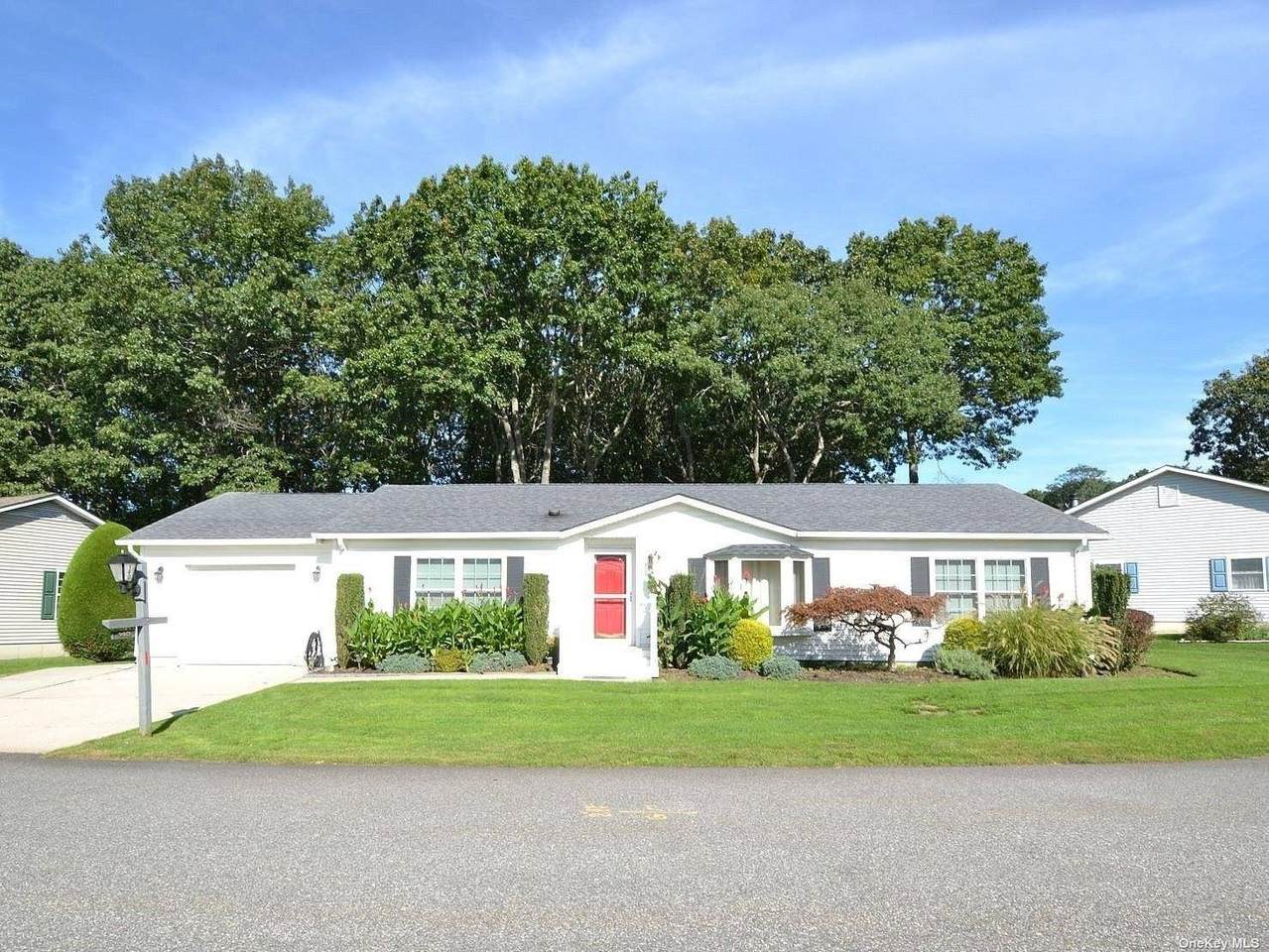 1407-140 Middle Road - Photo 1