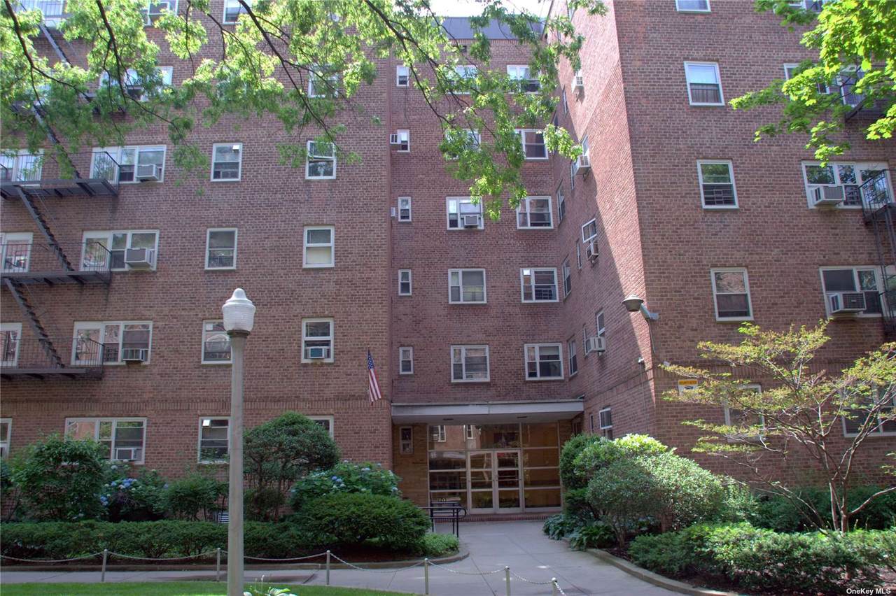44-59 Kissena Boulevard - Photo 1