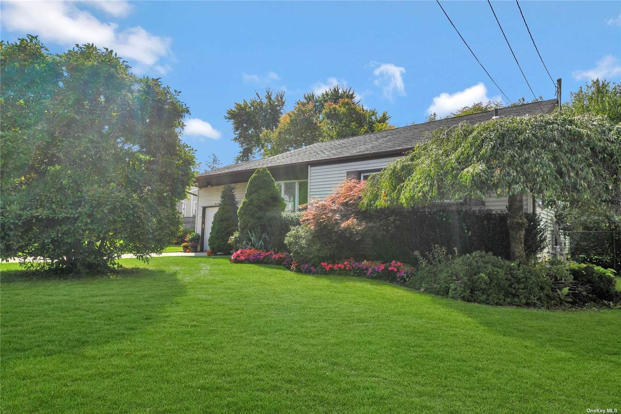 142 Siegel Boulevard - Photo 1