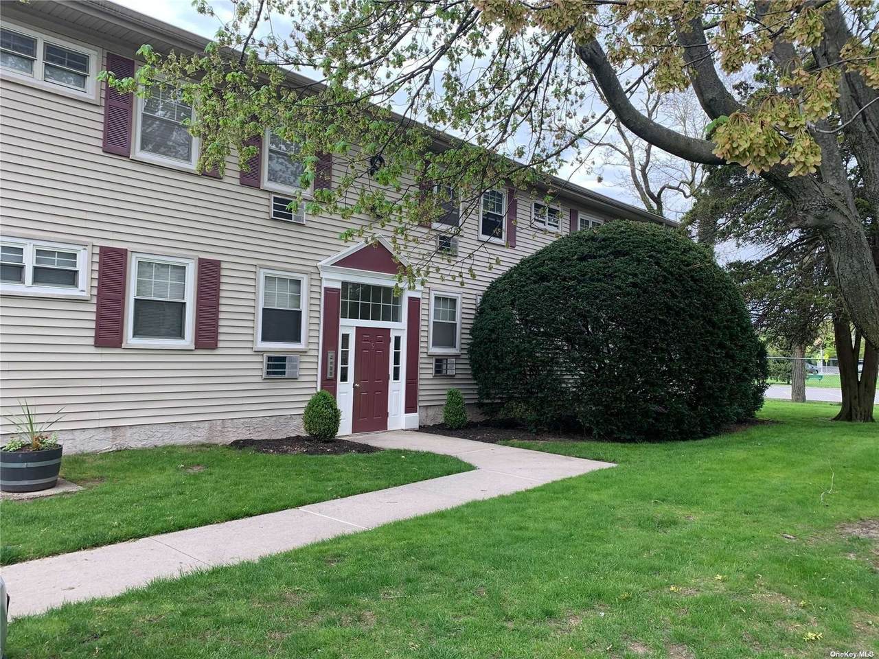 324 Post Avenue - Photo 1
