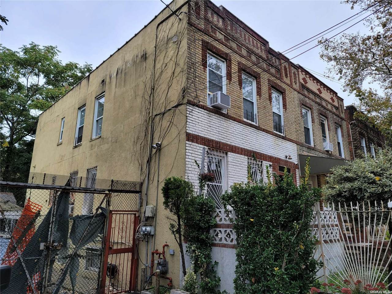 664 Osborn Street - Photo 1