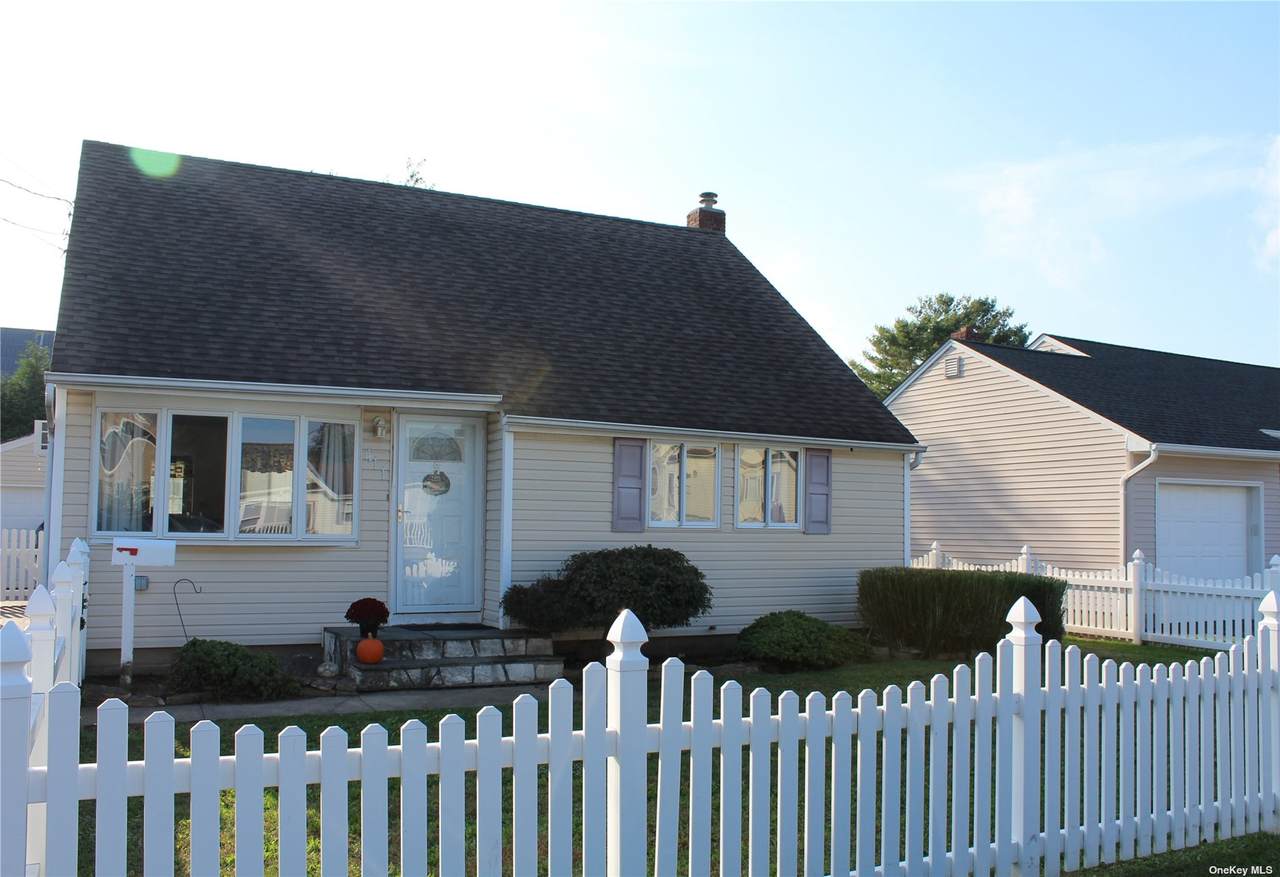 411 4th Street - Photo 1
